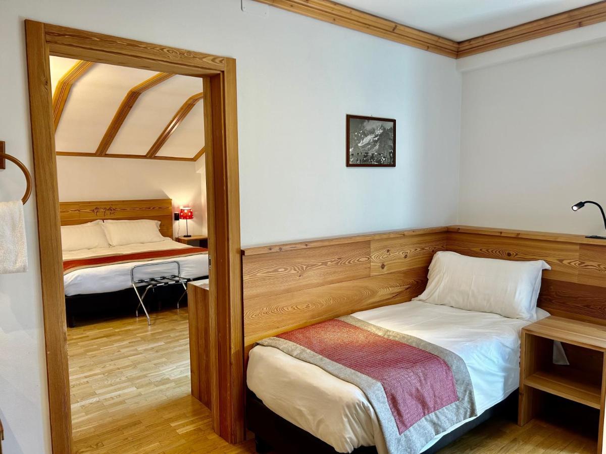 Hotel Croux Courmayeur Oda fotoğraf
